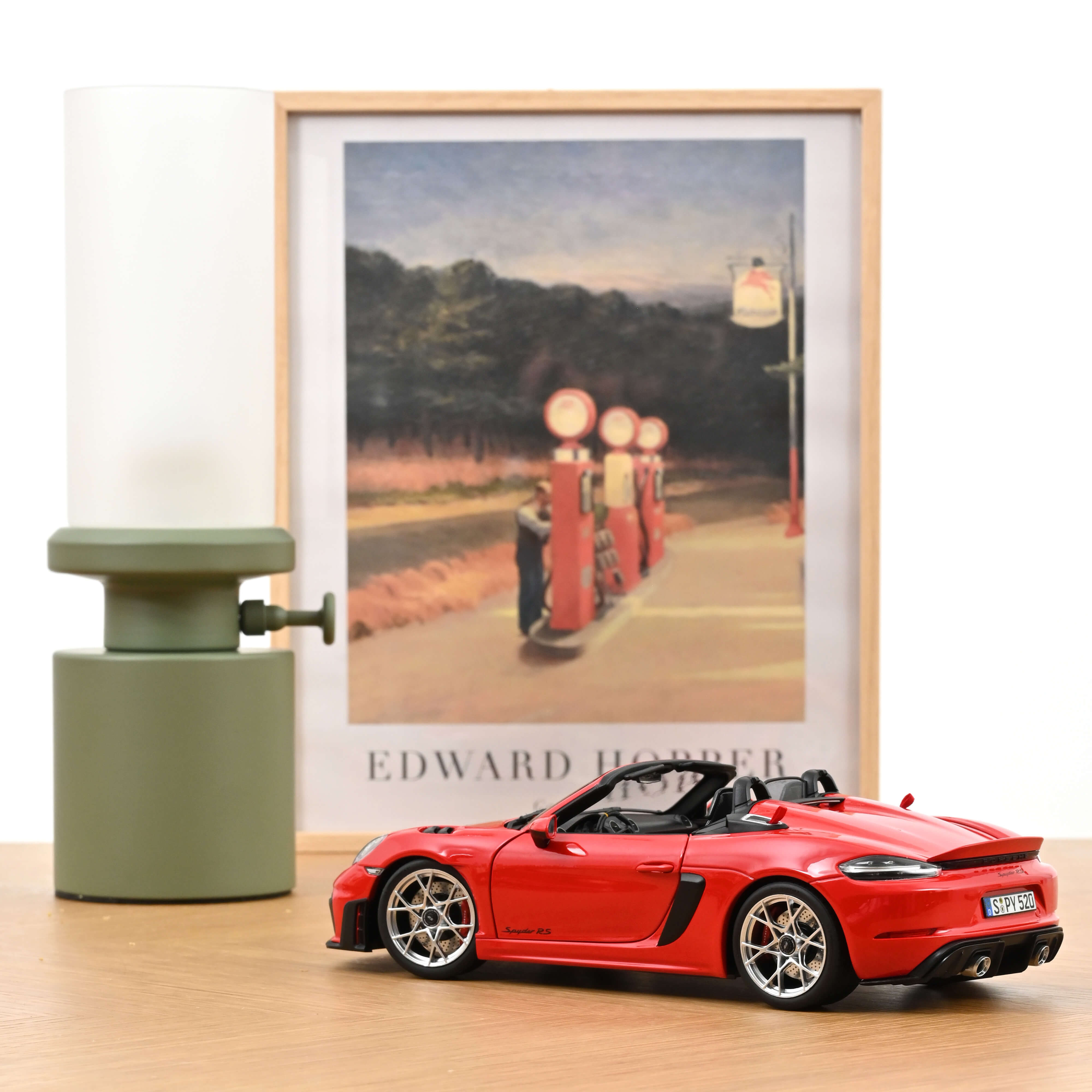 Norev Porsche 718 Spyder RS Guards Red-2023 1:18 Diecast Car 187271