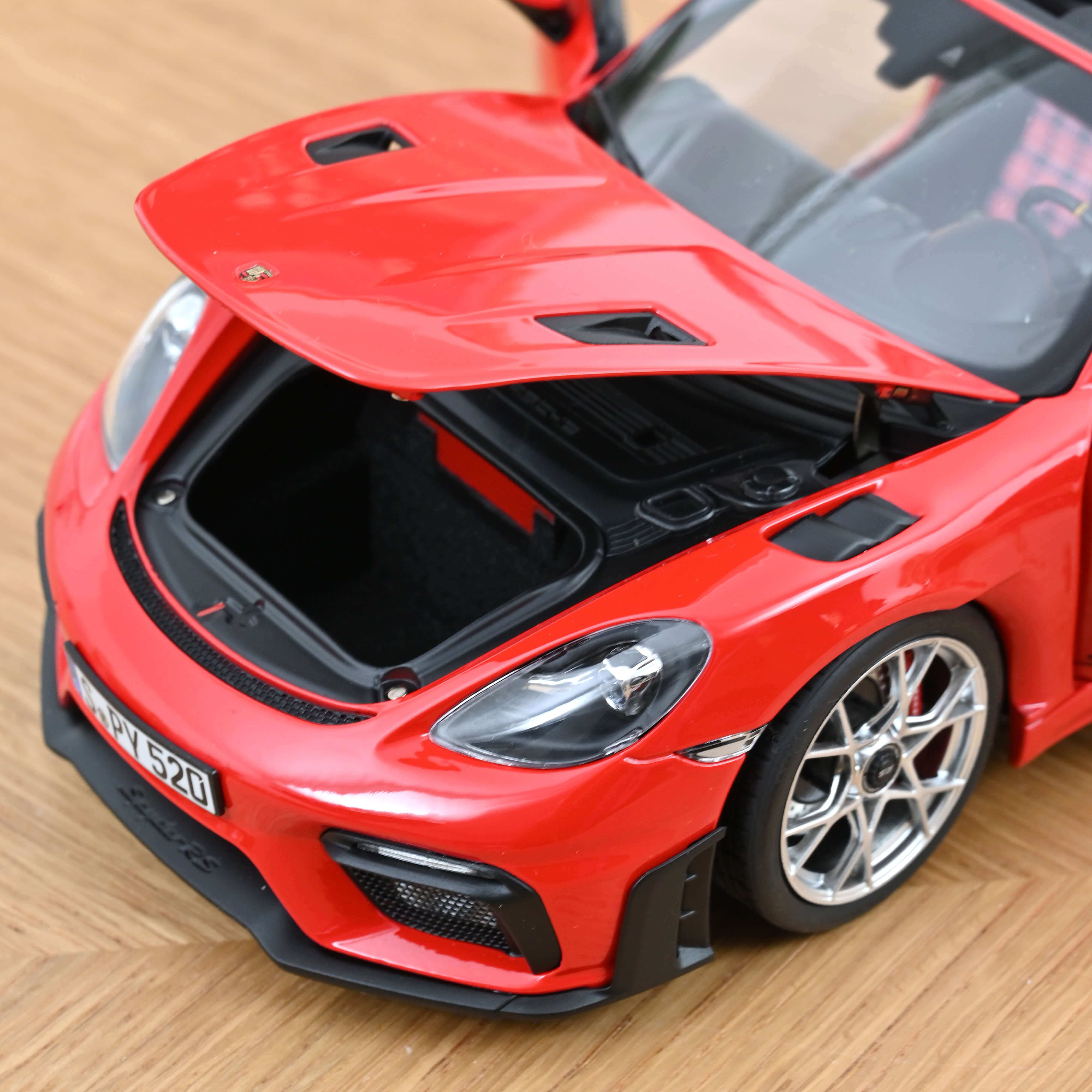 Norev Porsche 718 Spyder RS Guards Red-2023 1:18 Diecast Car 187271