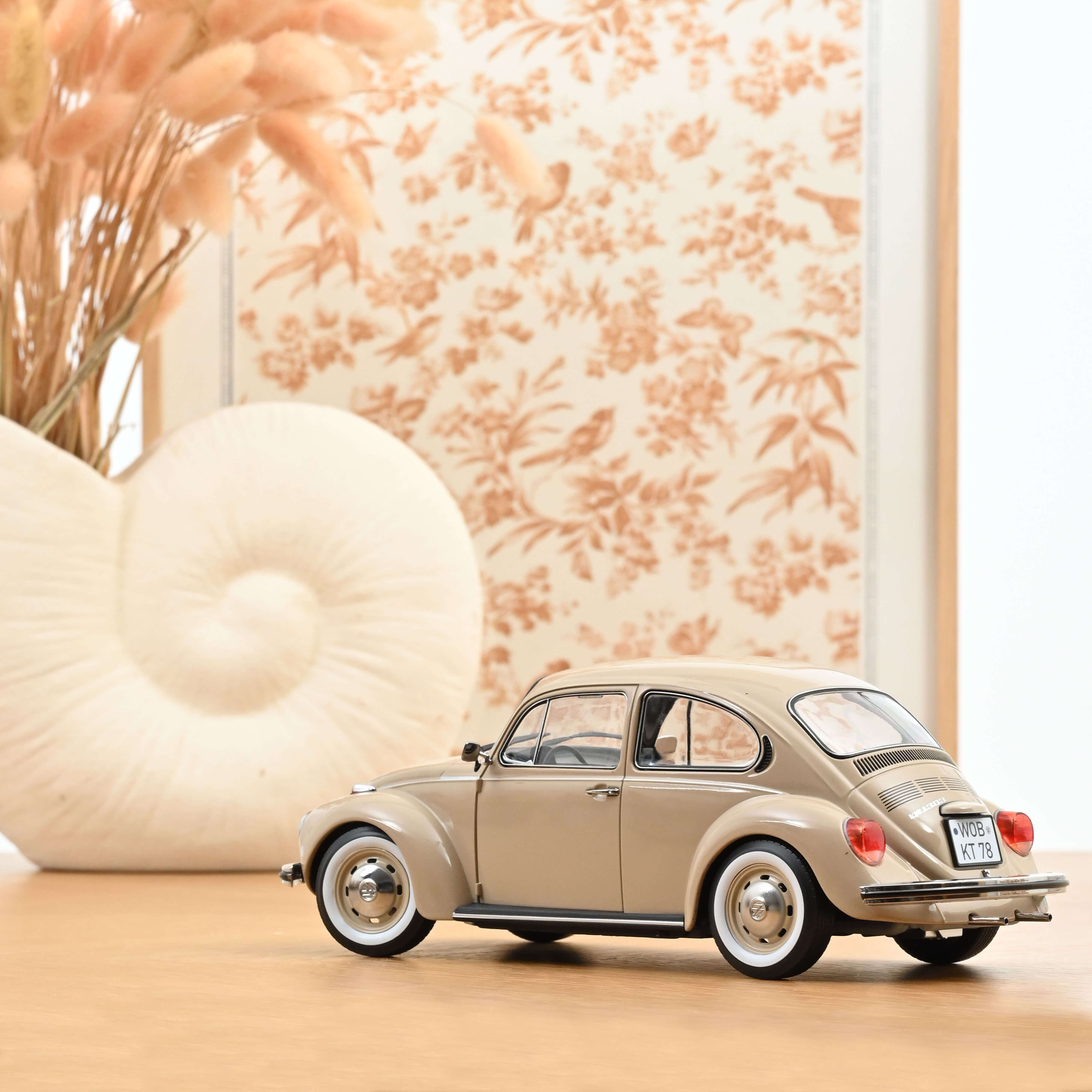 Norev Volkswagen 1303 Beetle Sahara Beige-1973 1:18 Diecast Car 188537