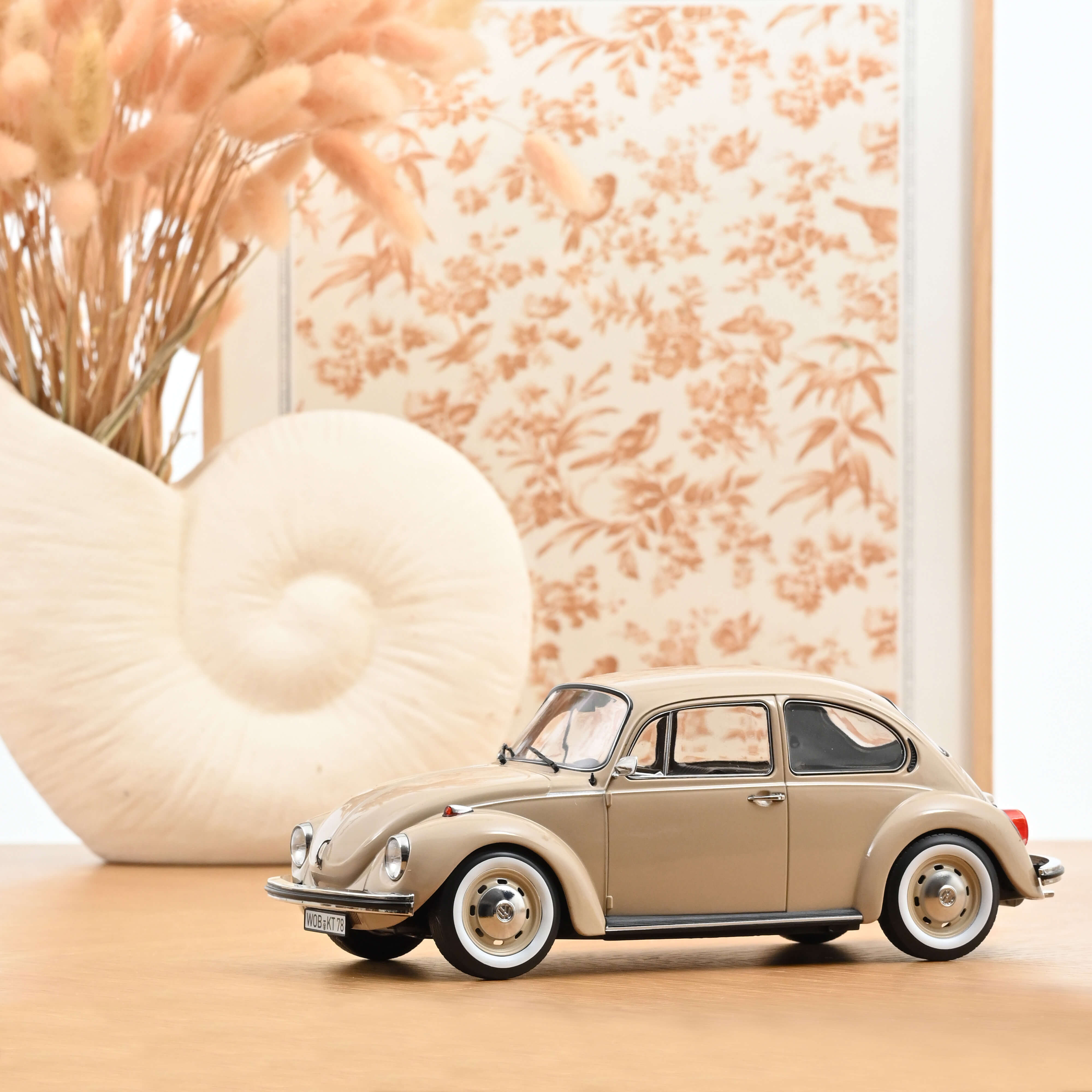Norev Volkswagen 1303 Beetle Sahara Beige-1973 1:18 Diecast Car 188537
