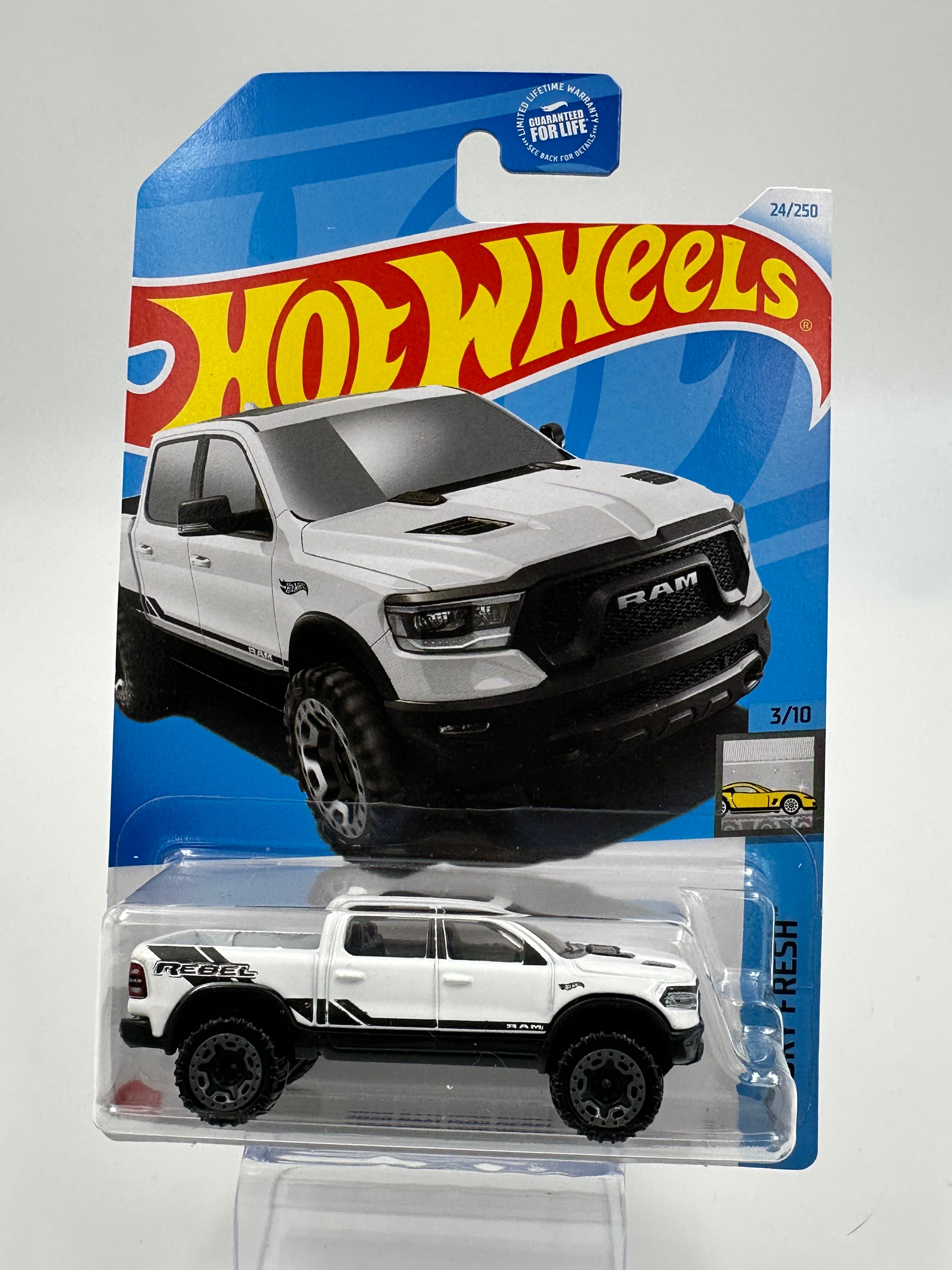 Hot Wheels American Power 1:64 Diecast Assorted (Ford, Chevy, Dodge, Mustang, Corvette, GMC, Jeep, Merc, Camaro)