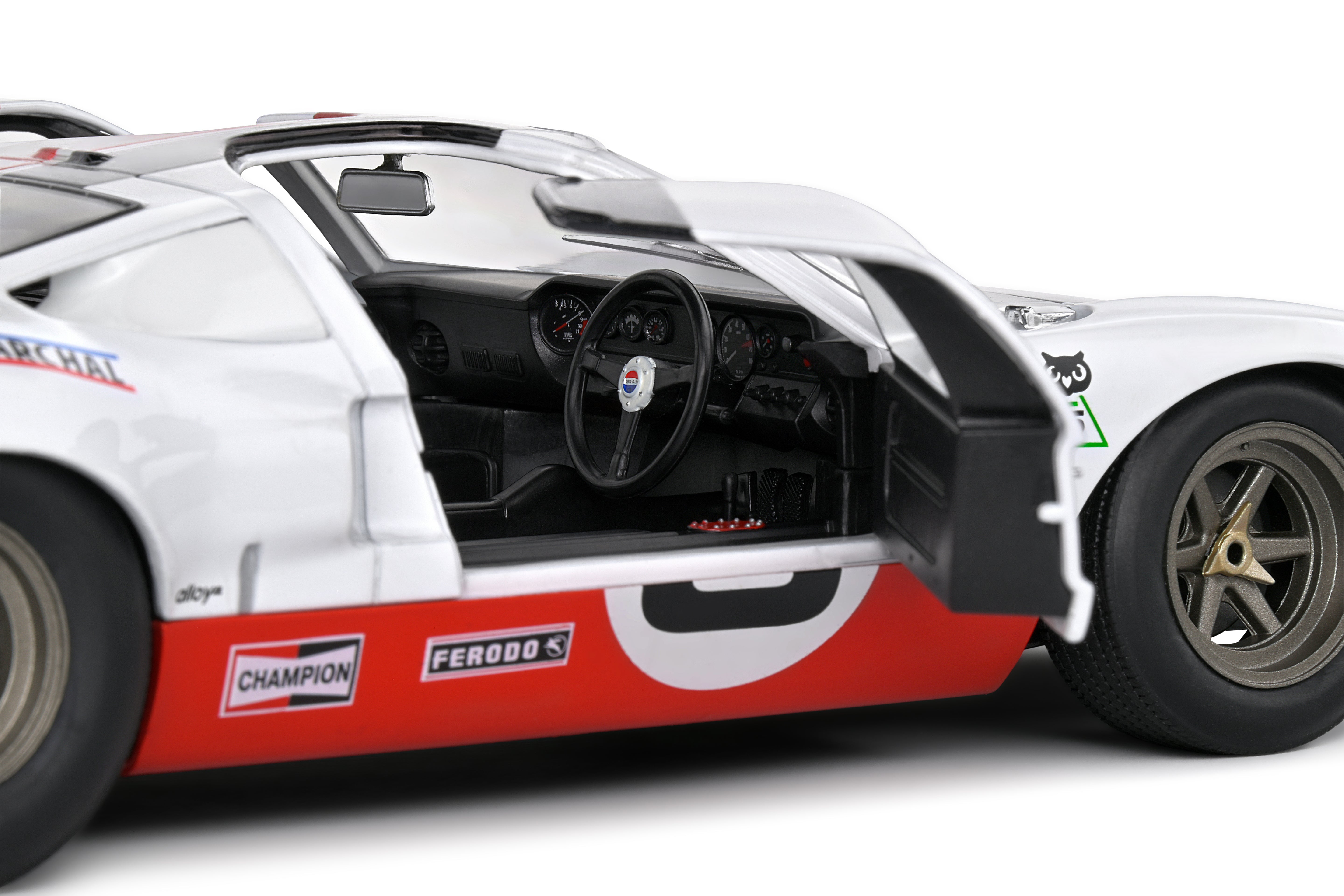 Solido Ford GT40 MK.1 Eric Dean Design White - 2015 1:18 Diecast Car S1803010