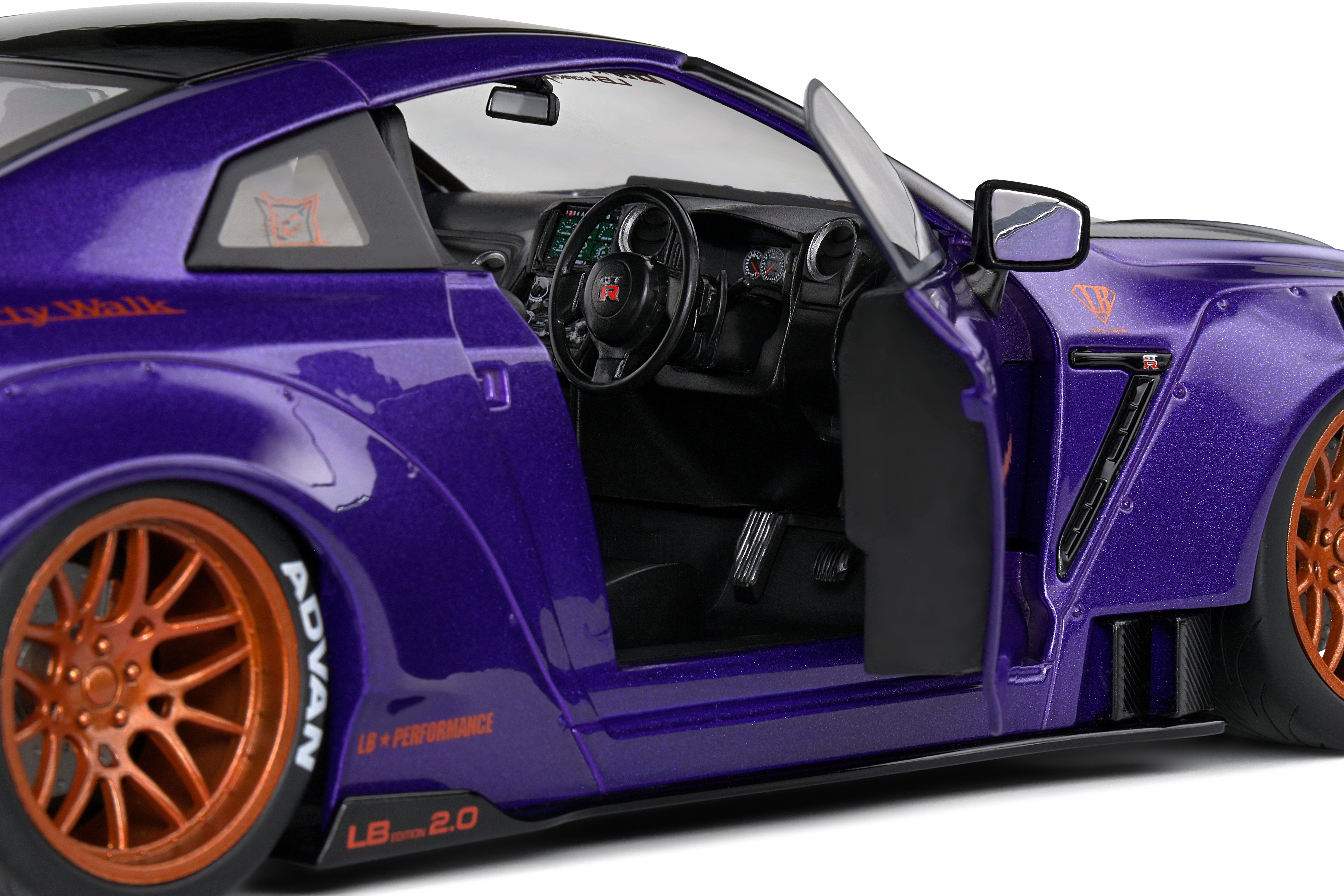 Solido Nissan GT-R (R35) Liberty Walk Body Kit 2.0 Purplezilla - 2022 1:18 Diecast Car S1805812