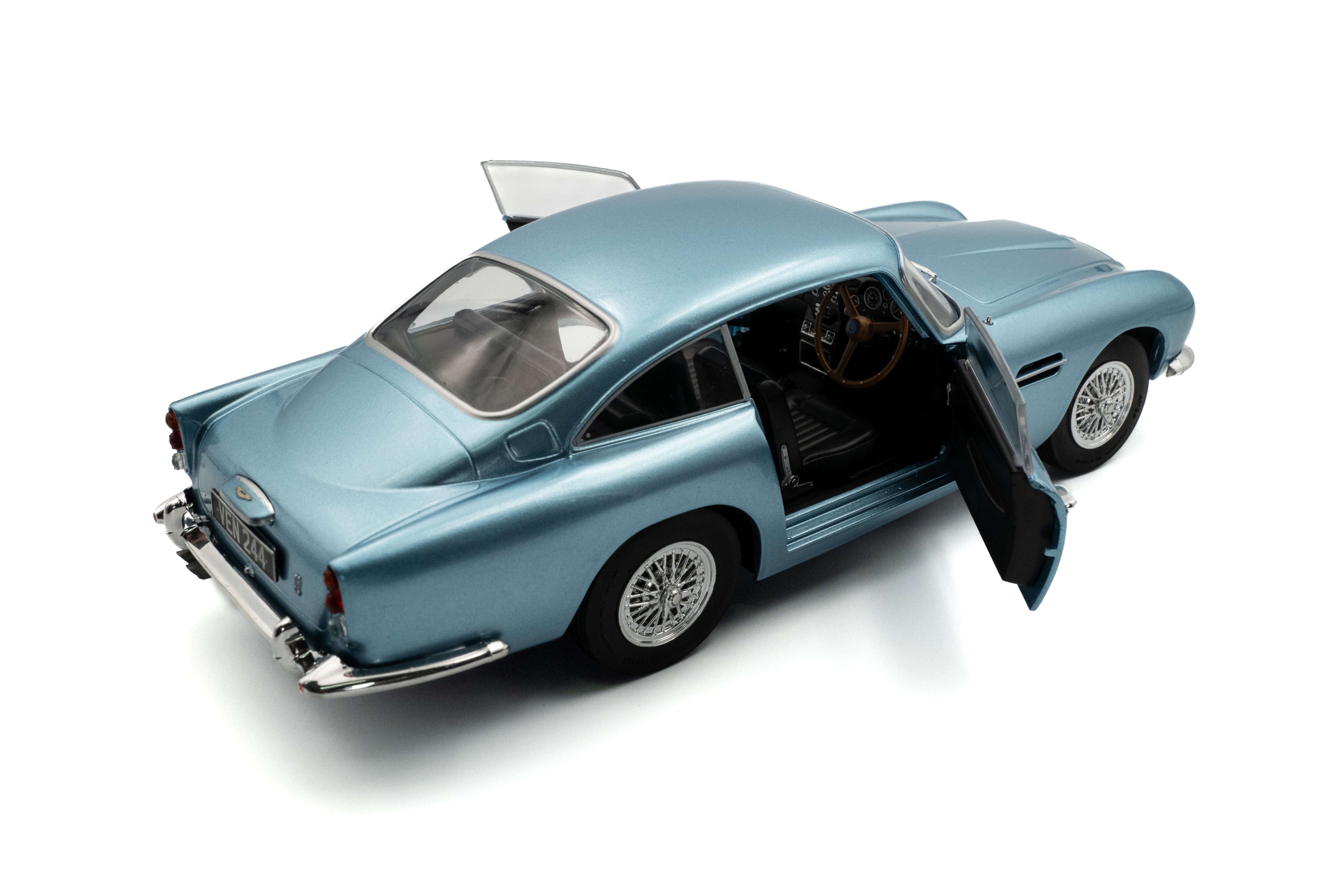 Solido Aston Martin DB5 Light Metallic Blue-1964 1:18 Diecast Car S1807104