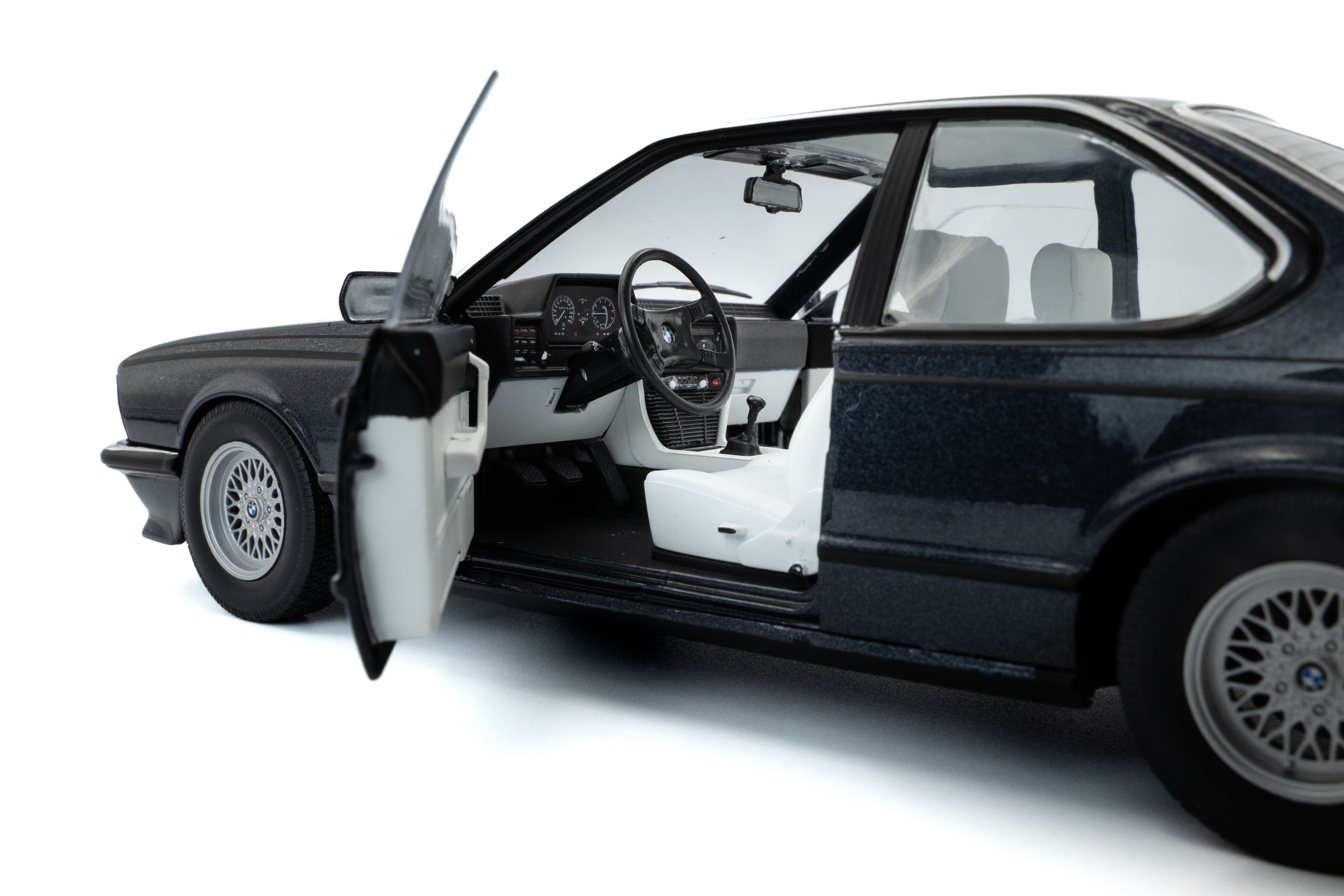 Solido BMW 635 CSI (E24) Macau Blue-1984 1:18 Diecast Car S1810306