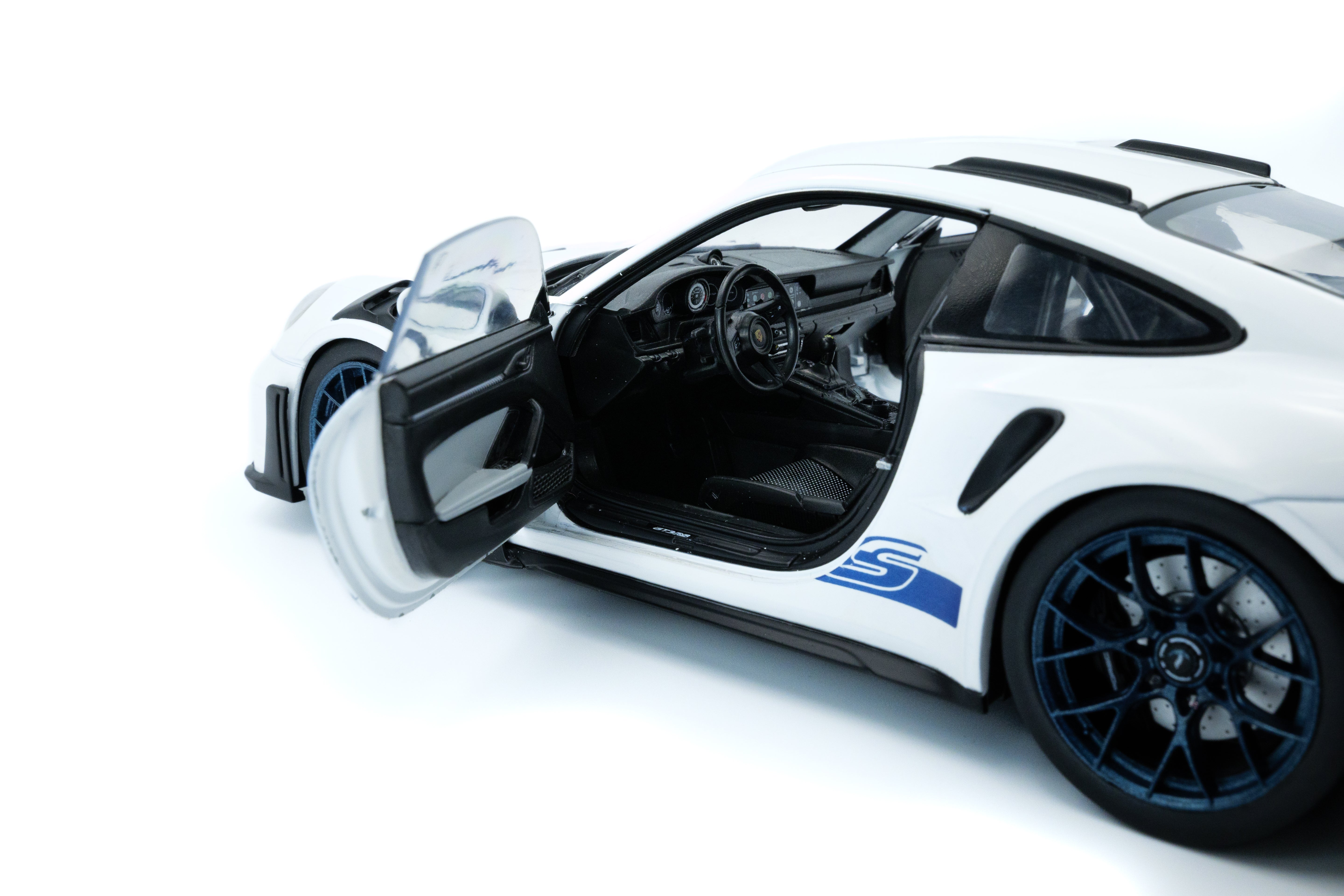Solido Porsche 911 GT3 RS White with Blue Stripes - 2024 1:18 Diecast Car S1812102