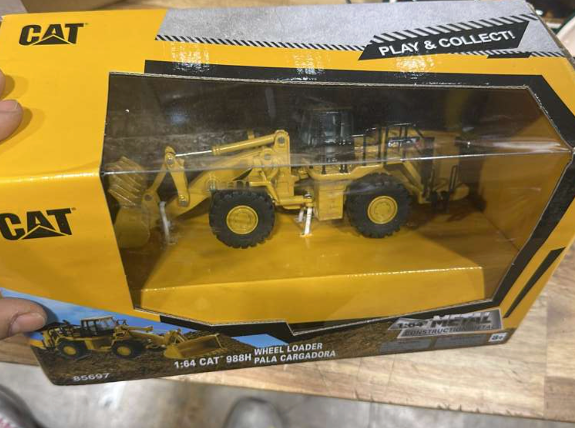 Diecast Masters 1:64 Cat® 988H Wheel Loader 85697 Diecast Model