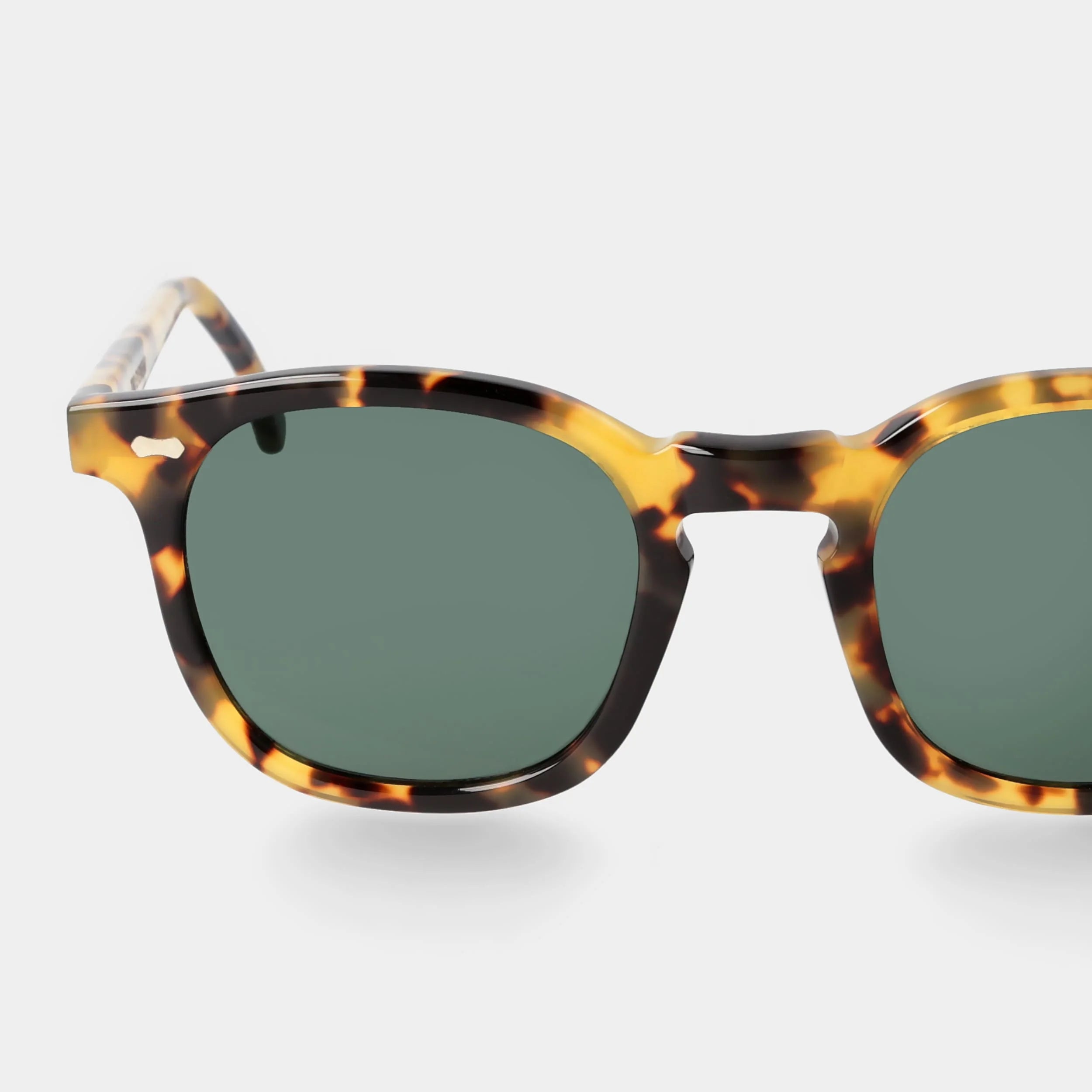 TBD Eyewear Twill Light Tortoise Bottle Green Lens Sunglasses Detail