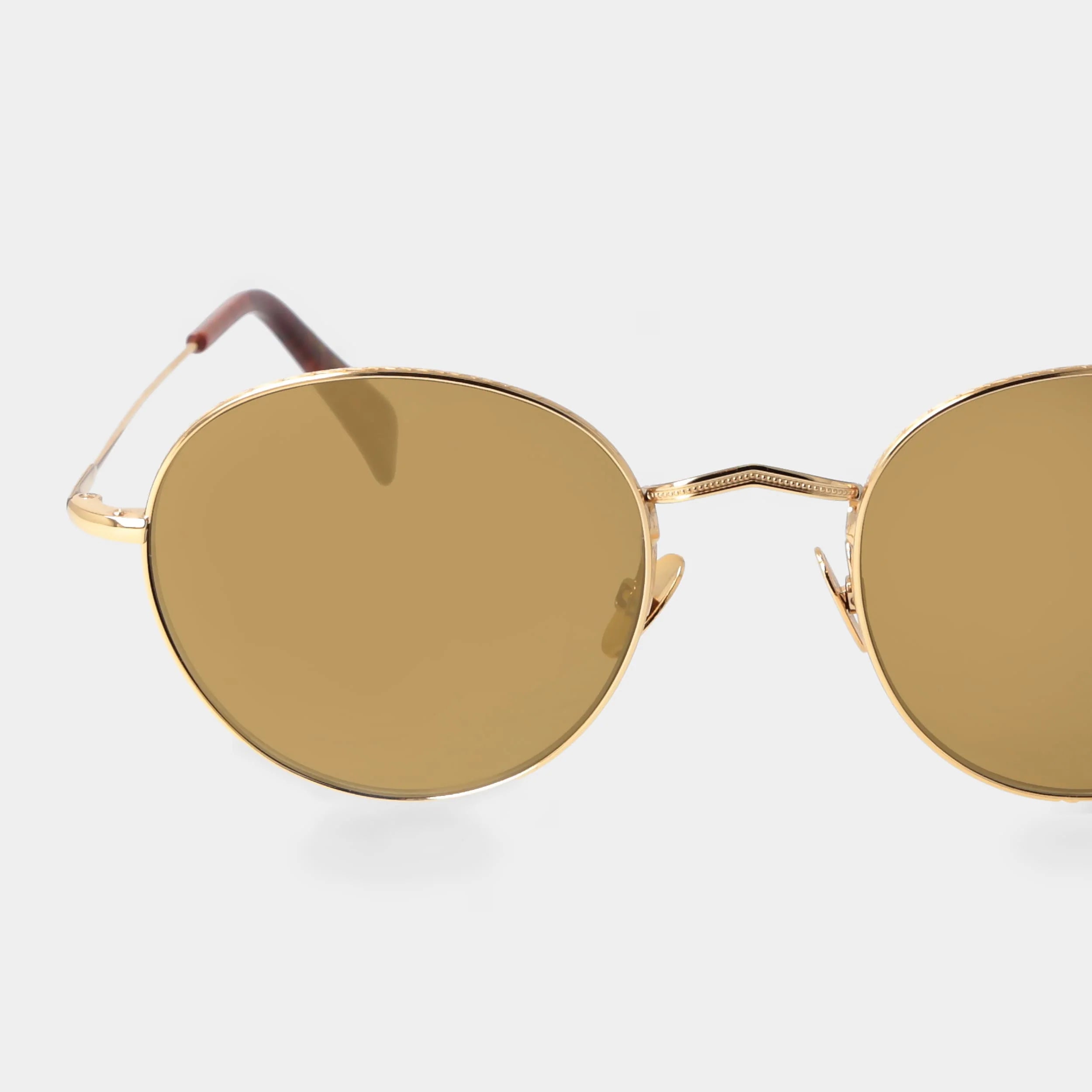 TBD Eyewear Vicuña 24K Gold Tobacco Lens Sunglasses Detail