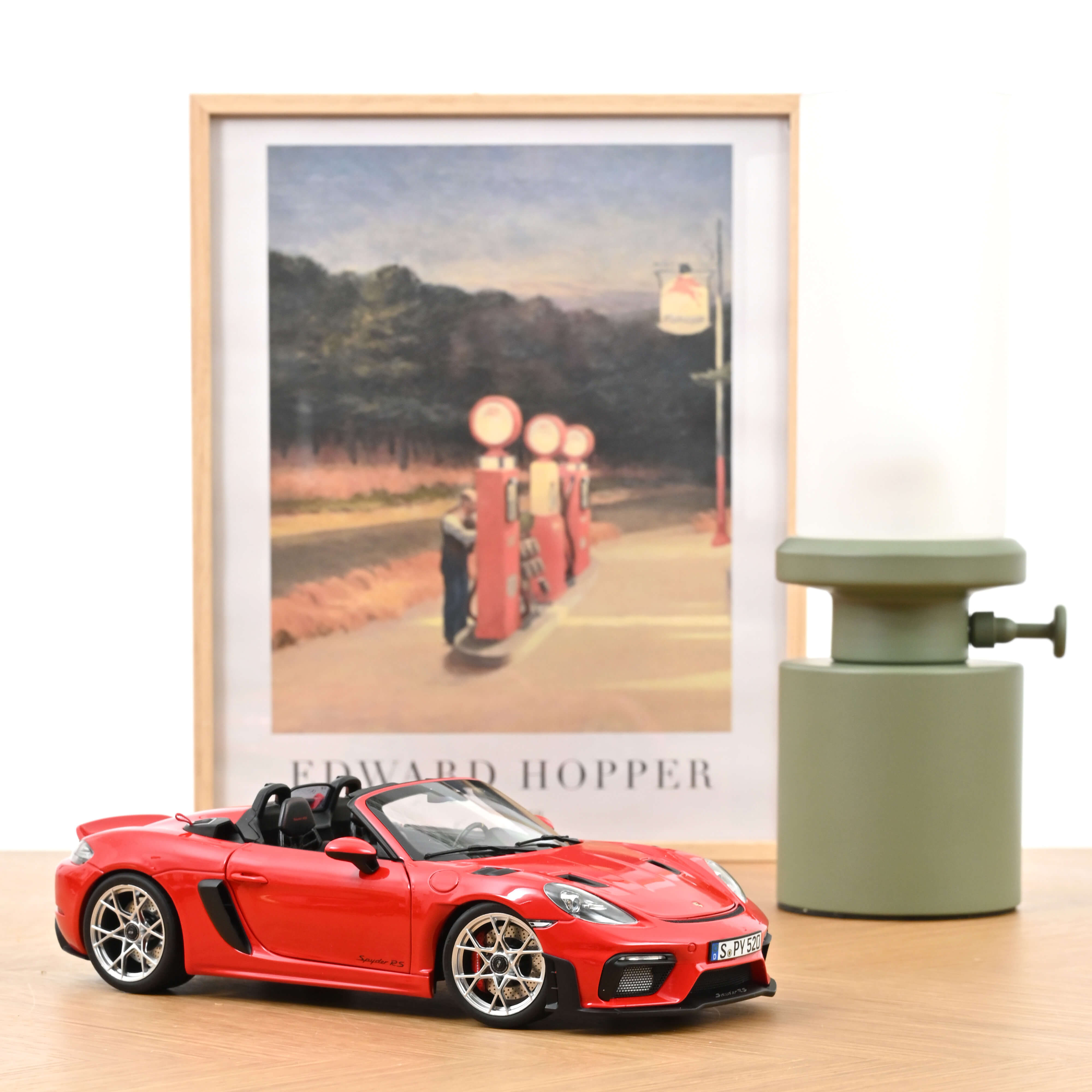 Norev Porsche 718 Spyder RS Guards Red-2023 1:18 Diecast Car 187271