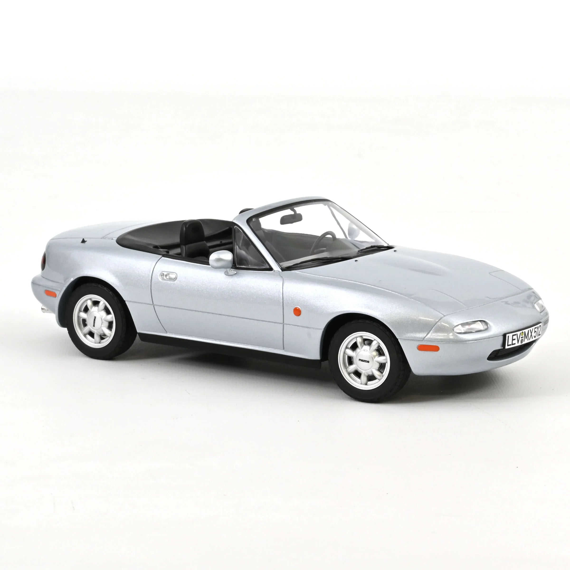 Norev Mazda MX-5 Silver - 1989 1:18 Diecast Car 188023