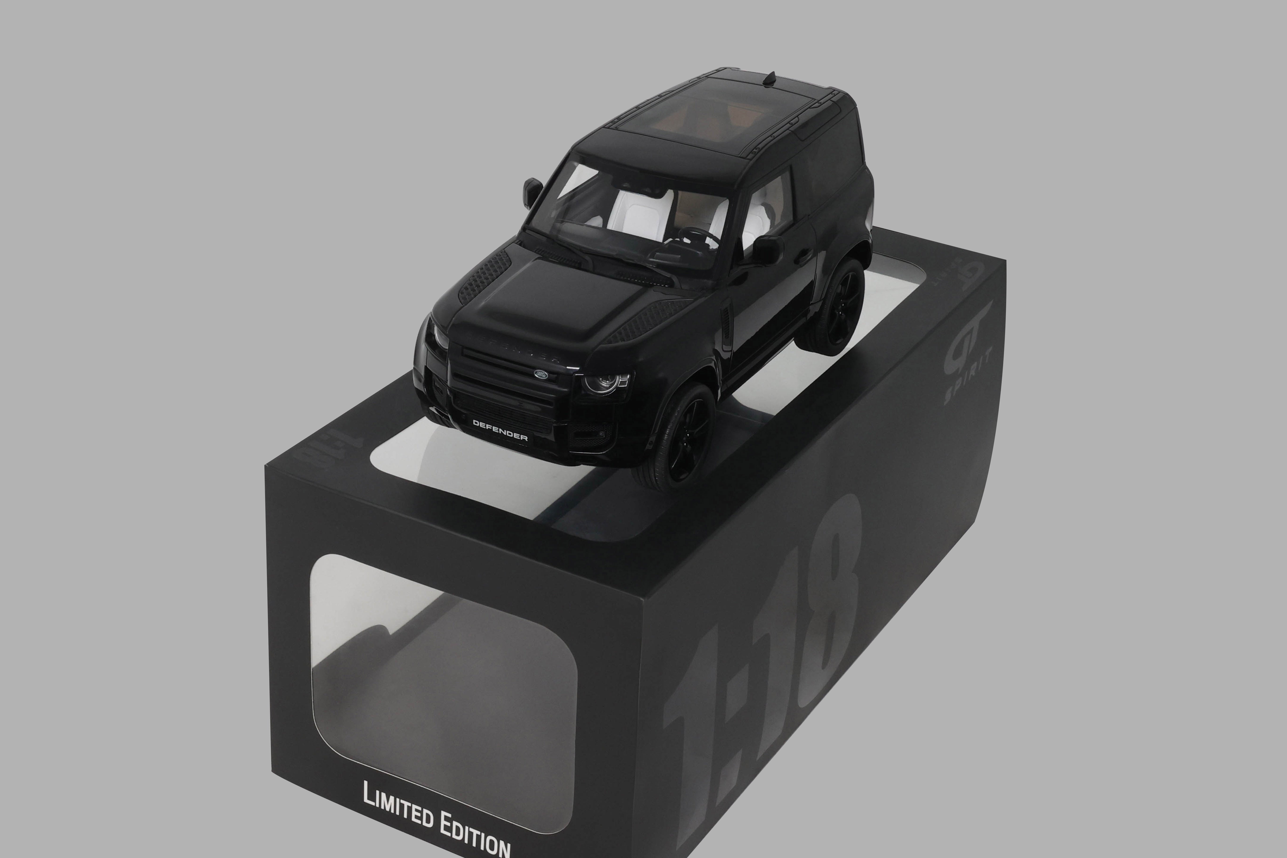 GT Spirit Land Rover Defender 90 P400 X-Dynamic HSE Black-2021 1:18 Diecast Car GT992