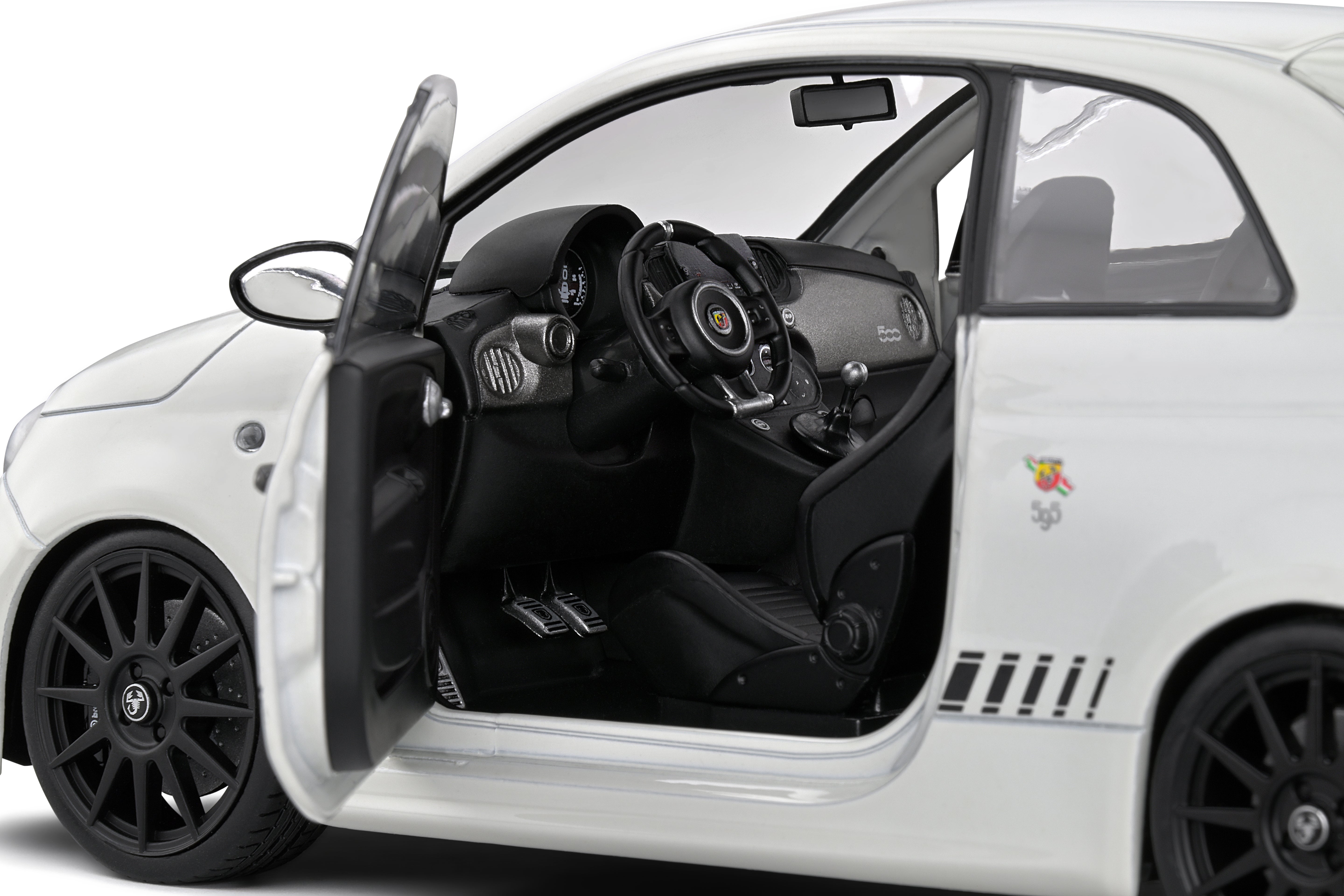 Solido Fiat F595 Abarth White - 2022 1:18 Diecast Car S1811301