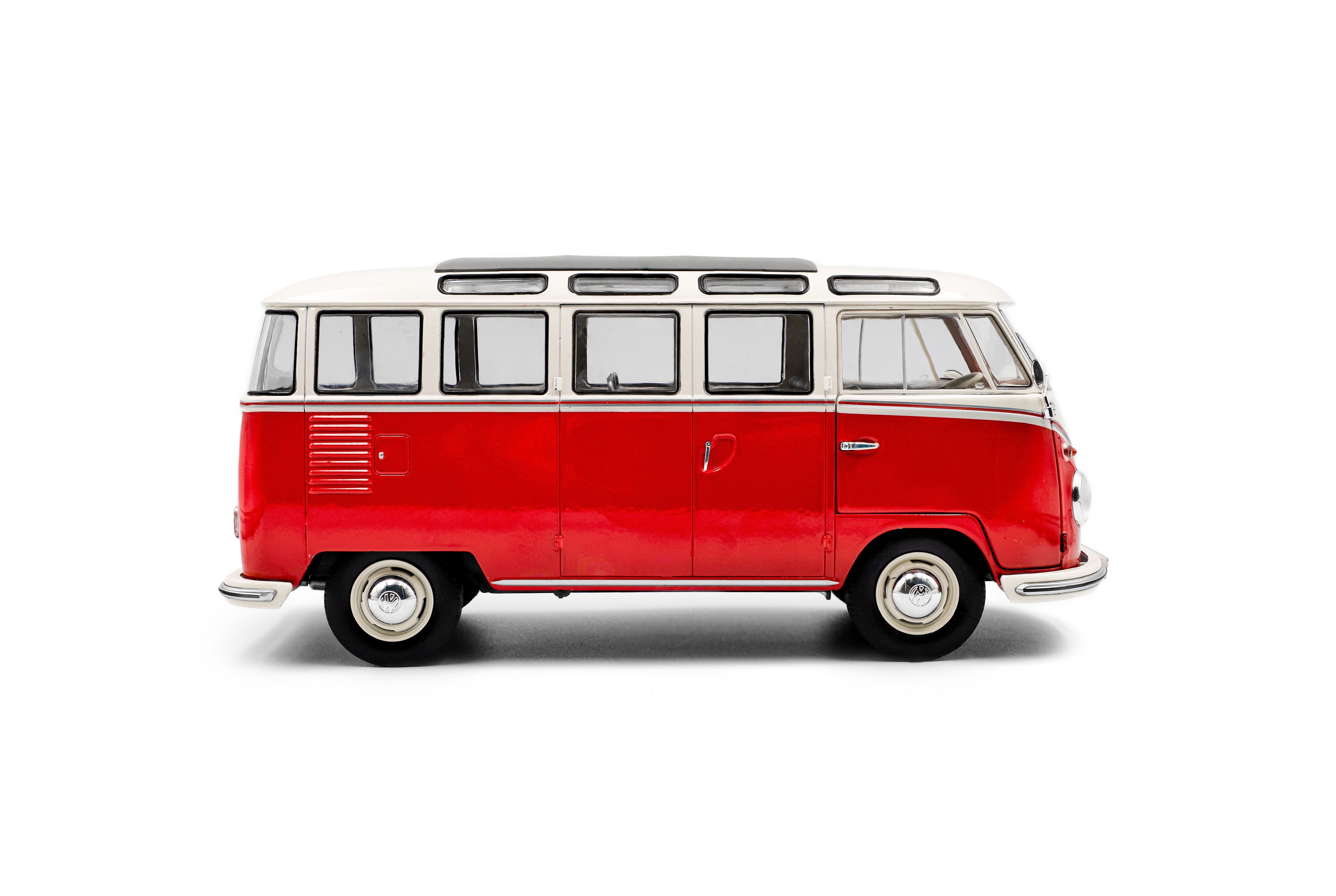 Solido Volkswagen T1 Samba Red / White-1962 1:18 Diecast Car S1813402