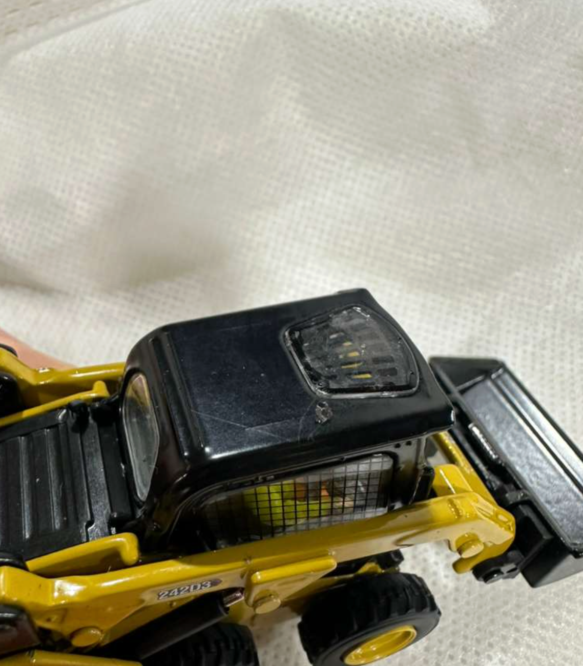 Diecast Masters 1:50 Cat 242D3 Skid Steer Loader Diecast Model 85676