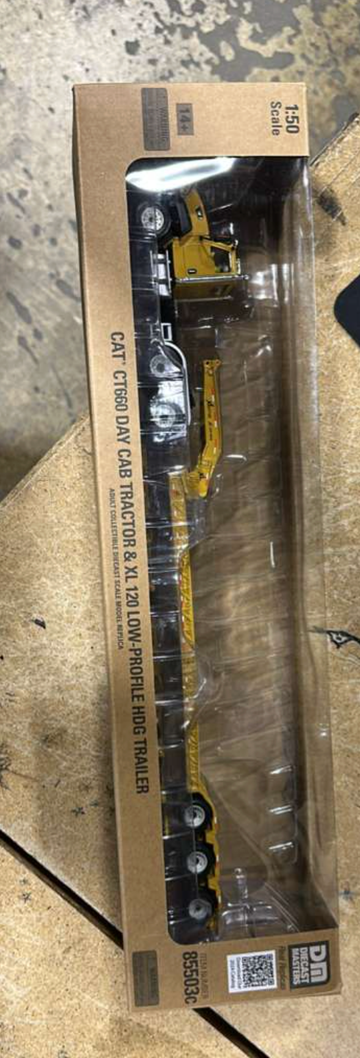 Diecast Masters 1:50 Cat® CT660 Day Cab Tractor with XL120 Low-Profile HDG Trailer 85503C Diecast Model