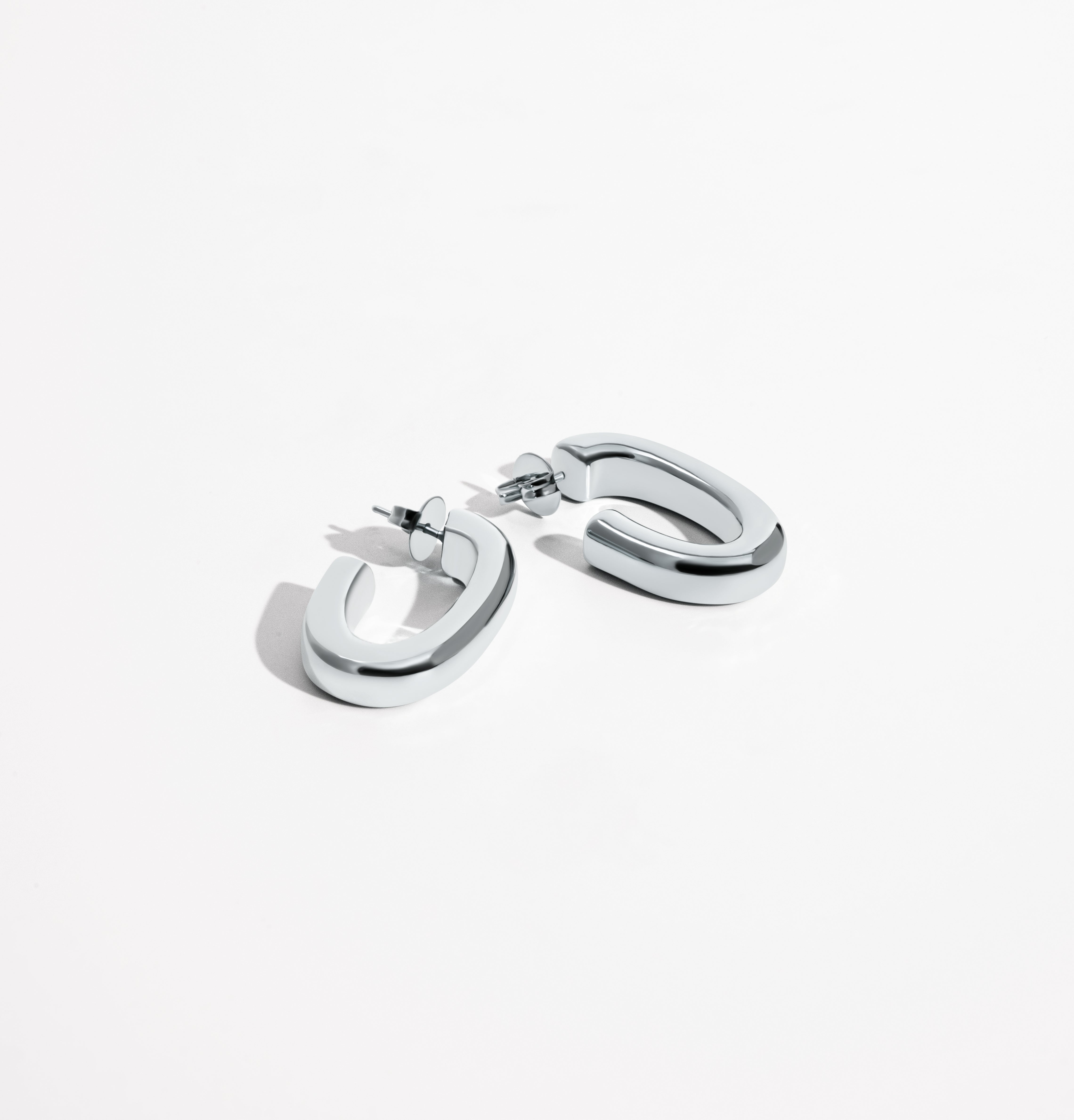 Denise Pacini Mia Oval Open Hoops