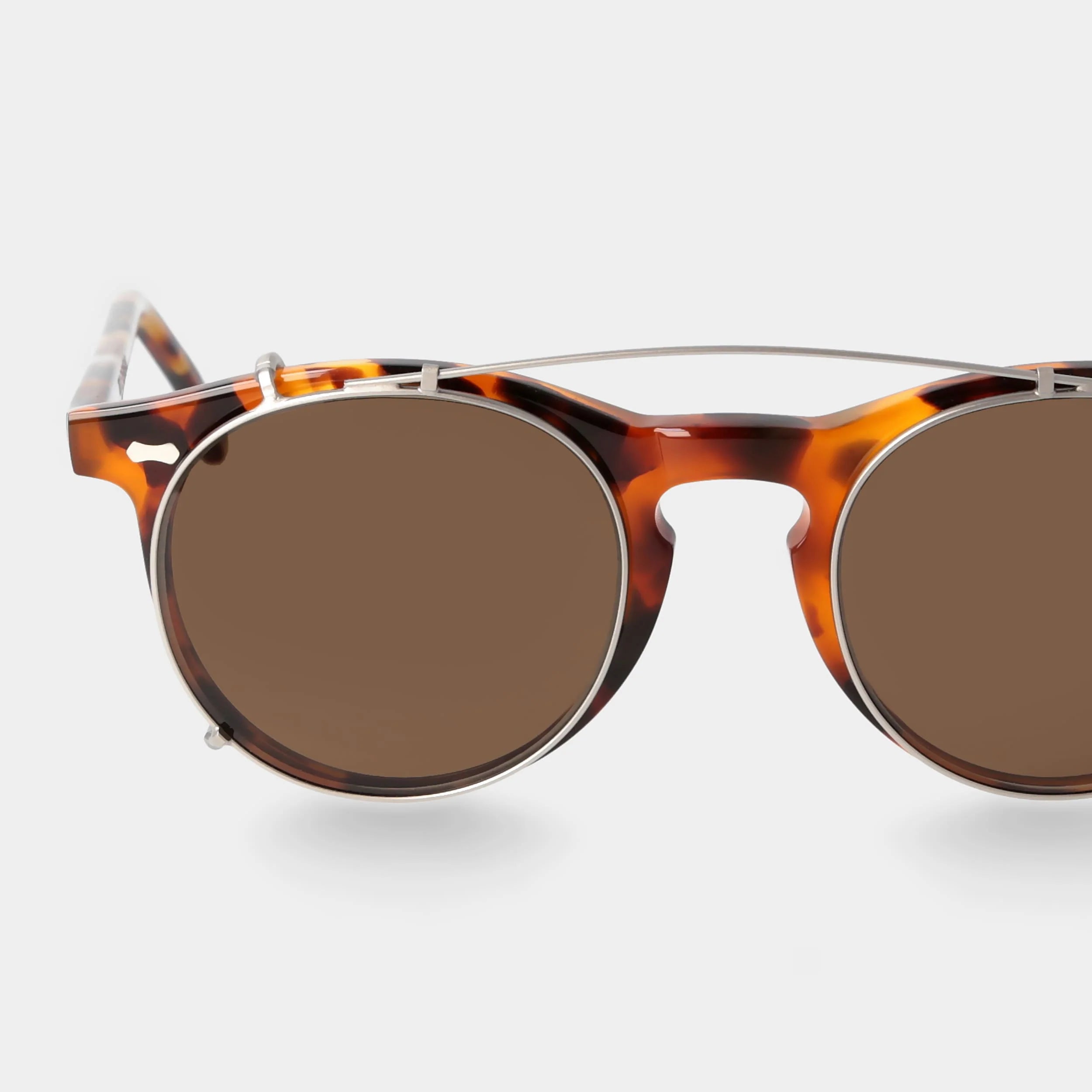 TBD Eyewear Pleat Amber Tortoise Silver Tobacco Lens Clip On Detail