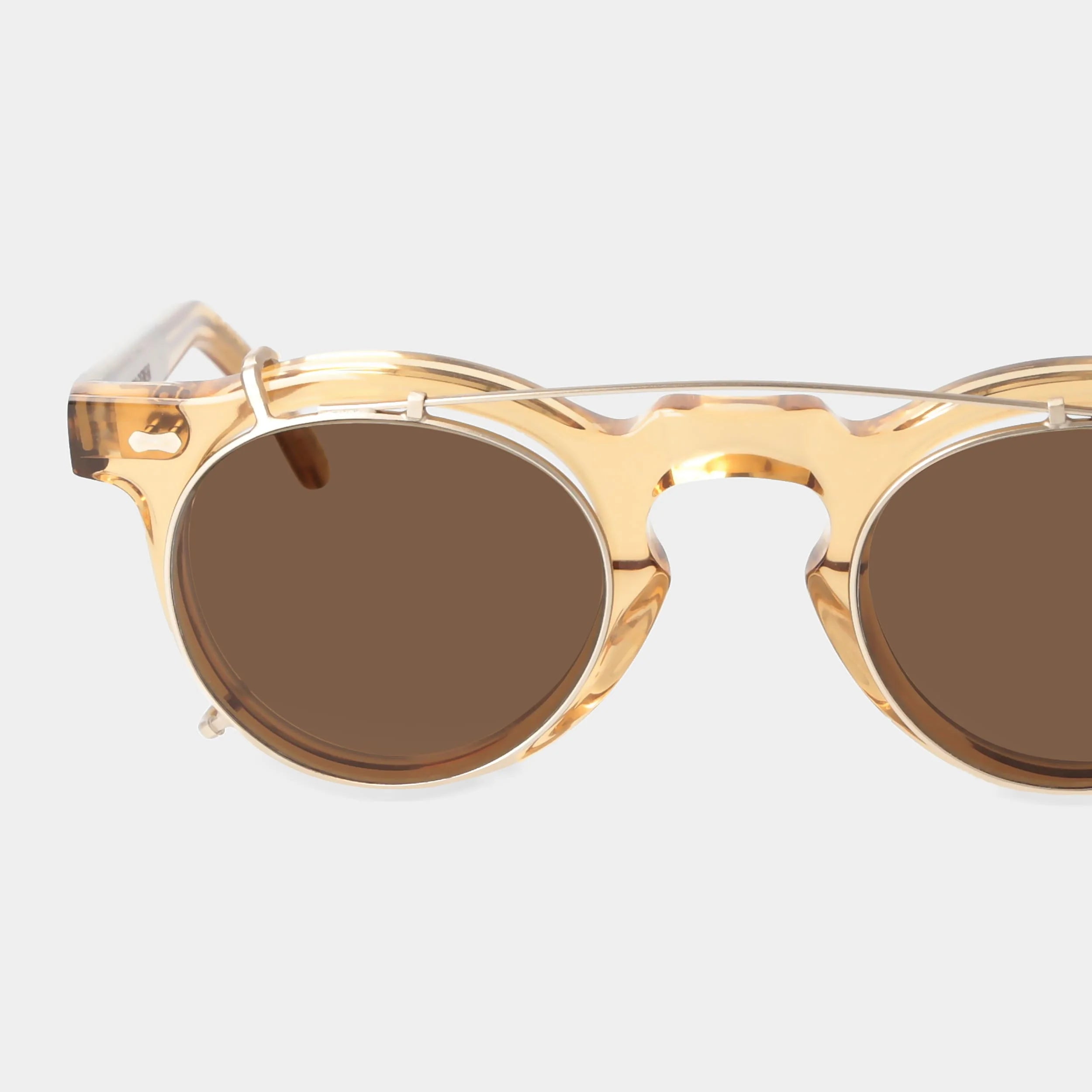 TBD Eyewear Welt with Clip Gold Tobacco Lens Detail